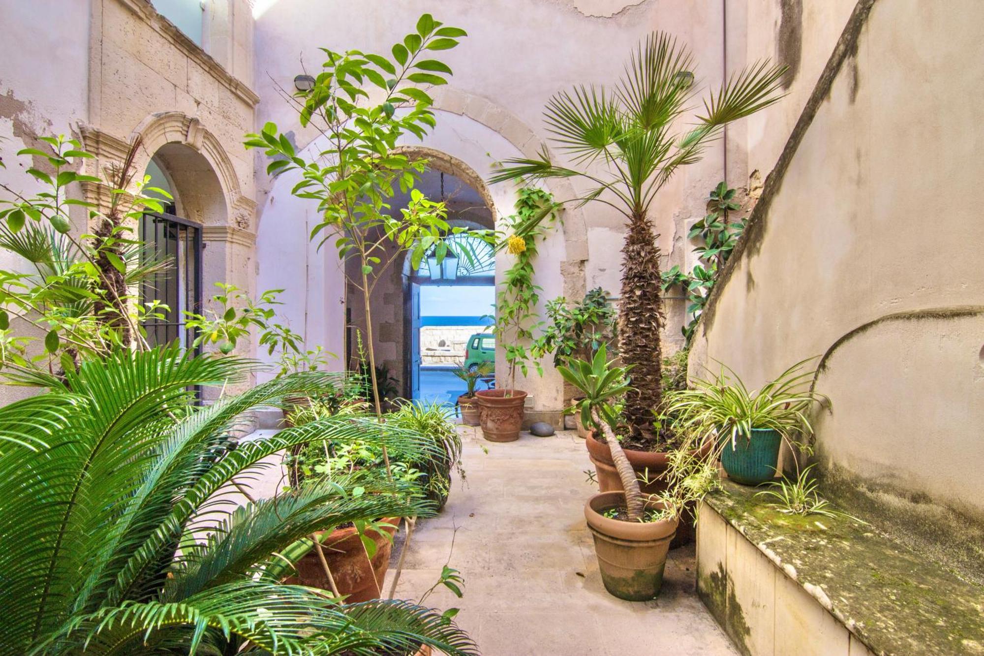 Casa Alice Lungomare Levante - Ortigia Appartement Syracuse Buitenkant foto